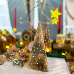 Tannenbaum mit Stern – Unikat aus Weinfass-Holz